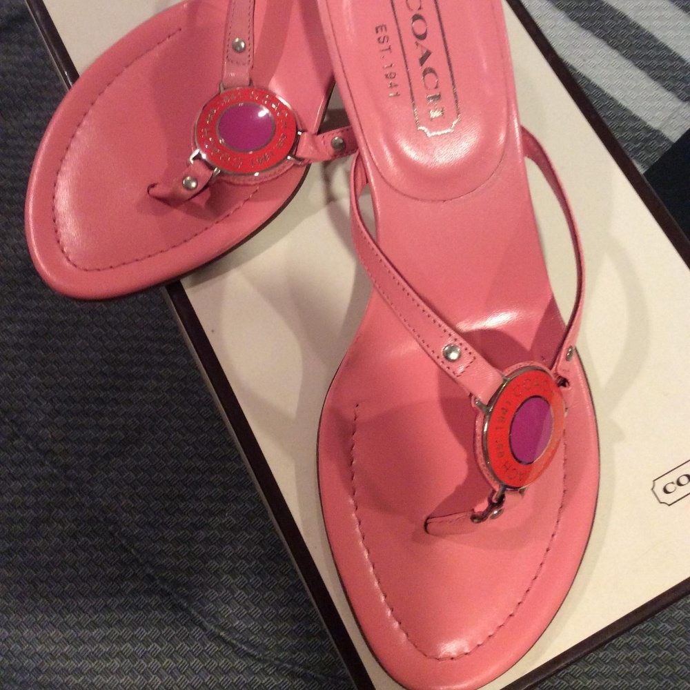 Shoes - Picture 4 of 9